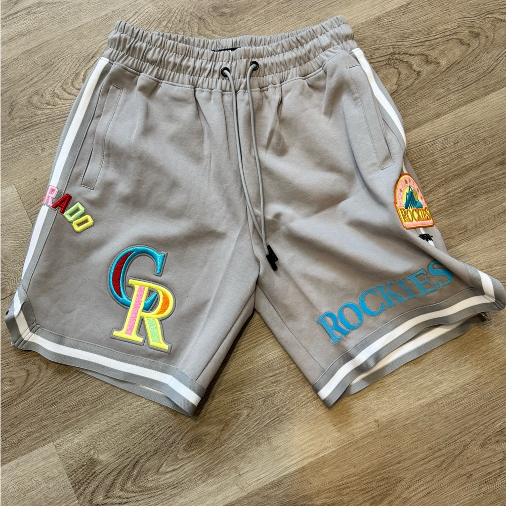 BNWT Men’s Colorado Rockies MLB Gray Embroidered Shorts